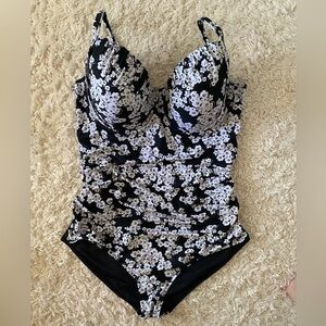 Plus Size 24W Mazu Swim Floral One Piece Swimsuit